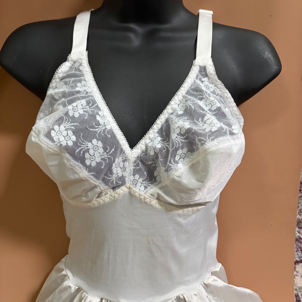 Vintage Youthful Creation White Lace Full Slip Antron III Nylon Midi Dress 38BCD